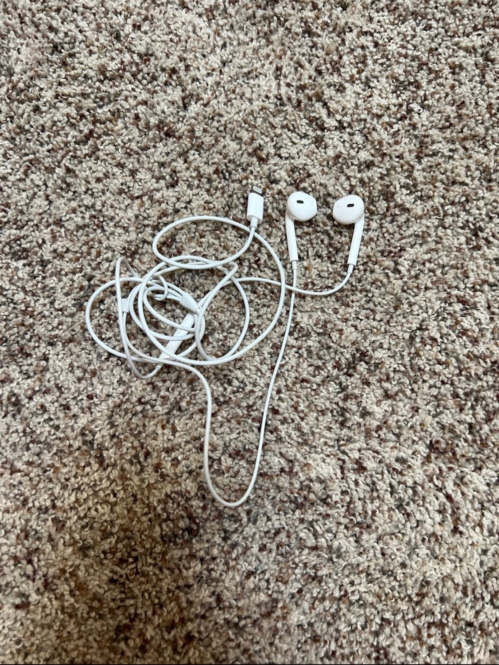 Apple EarPods with Lightning Connector Wired Headphones White